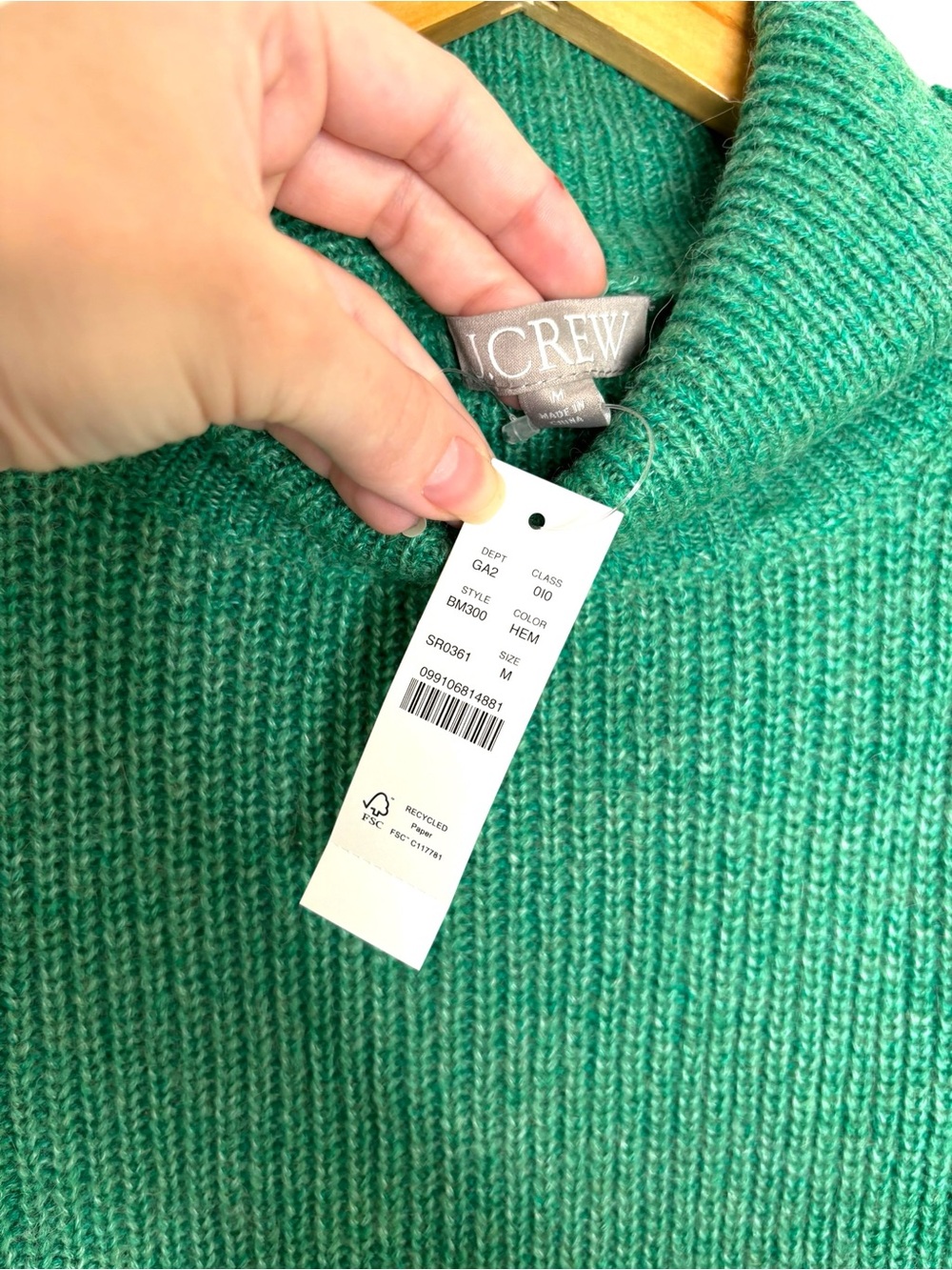 NWT J. Crew sweater green puff sleeve turtleneck cowl size medium - Picture 5 of 6